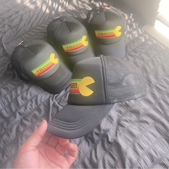 Limited Edition 7/11 Pac-Man ball 🧢 🔥🕹️🟡 - Picture 2 of 4